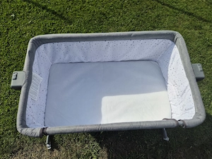 NEU & UNGENUTZT: Kinderkraft Beistellbett inkl. Matratze Grau Bild 3