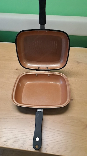 Doppelseitige Pfanne zu verkaufen währ es will nur Telefonisch erreichbar 0650 7104126 Bitte Danke 