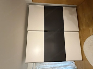 Kleiderschrank  Bild 4