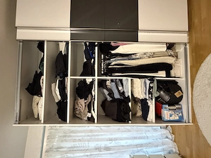 Kleiderschrank 