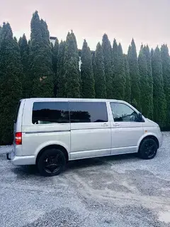 VW T5 Transporter 2.5 TDI 9-Sitzer Vorgeführt Bild 17