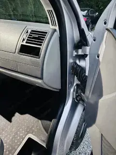 VW T5 Transporter 2.5 TDI 9-Sitzer Vorgeführt Bild 19