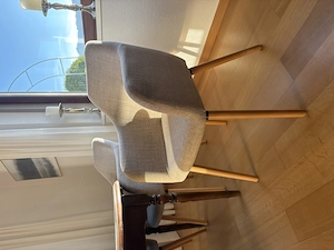 4 moderne Esszimmerstühle im Set zu verkaufen Bild 2