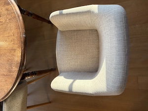 4 moderne Esszimmerstühle im Set zu verkaufen Bild 4