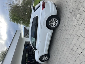 VW Touareg in weiß - super Zustand Bild 2