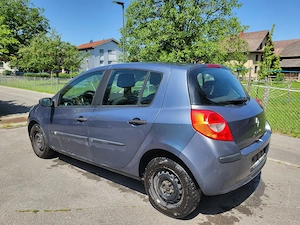 Renault Clio Diesel mit Pickerl 01 27+4 Bild 6