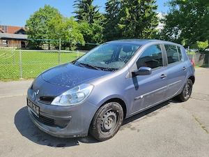 Renault Clio Diesel mit Pickerl 01 27+4 Bild 3