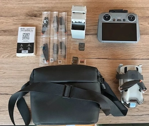 DJI Mini 4 Pro Drohne   Fly More Combo   wie neu