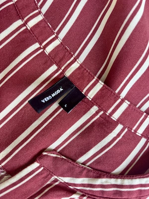 Ärmelloses Kleid mit Streifen in Bordeaux u Creme  Bild 4
