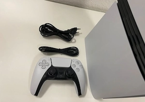 Verkauft wird eine wie neue Playstation 5 Pro. Bild 4