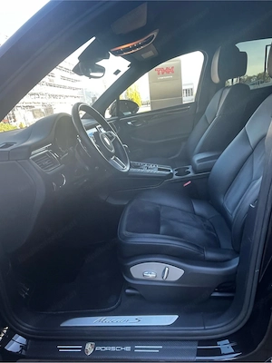 Porsche Macan S Diesel|Schwarz Schwarz|21" Felgen|Luftfahrwerk Bild 2