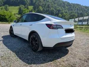 Tesla Model Y Bild 2