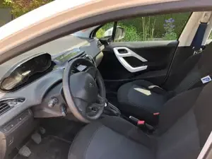 Peugeot 208 Bild 5