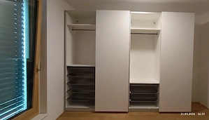 Kleiderkasten mit Schiebetür Bild 5
