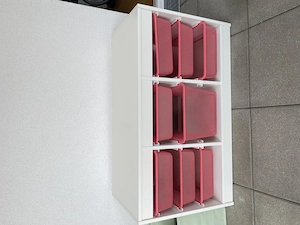 Ikea Trofast weiß  Pinke Metallkörbe  Bild 2