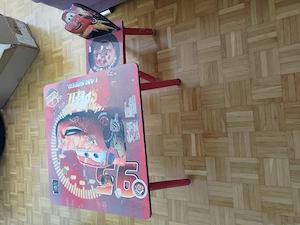 Tisch und Stuhl Bild 2