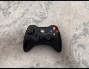 Xbox 360 Slim mit Controller  Bild 4
