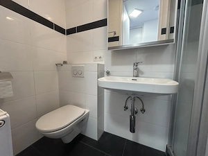 Helle 1,5-Zimmer-Wohnung mit Balkon | vollständig renoviert | zentrale Lage Bild 6