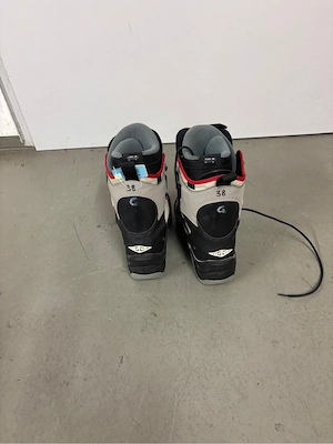 Snowboardschuhe + Rückenschutz Bild 3