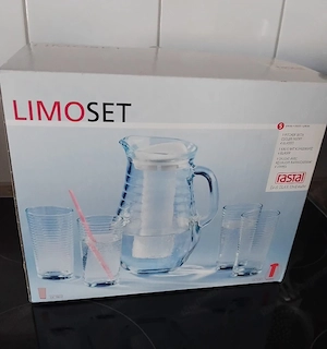 Glaskrug mit Gläsern Bild 2