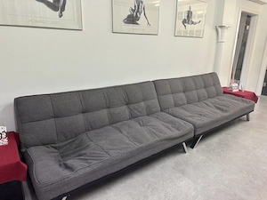 Graue Couch 
