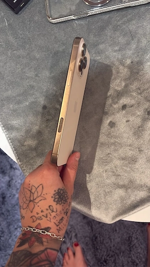 I Phone 16 Pro Max  Bild 4