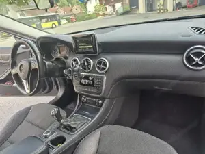 Mercedes-Benz A 180 Bild 2