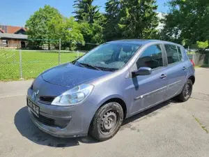 Renault Clio Bild 2
