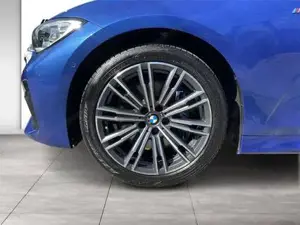 BMW 330i M Sport // Head-Up // Laserlicht // elektr. Sitzverstellung Bild 6
