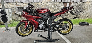 Yamaha YZF R1 Bild 2