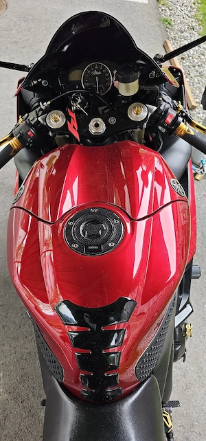 Yamaha YZF R1 Bild 4