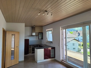 Schöne helle 3 Zimmer Penthauswohnung ca. 70 mit großer Dachterrasse ca.28 m2 und 30 m2 Hobbykeller  Bild 4