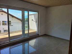 Schöne helle 3 Zimmer Penthauswohnung ca. 70 mit großer Dachterrasse ca.28 m2 und 30 m2 Hobbykeller 