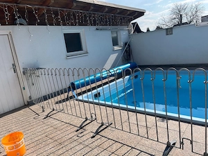 Poolzaun mit Eingangstüren Bild 3
