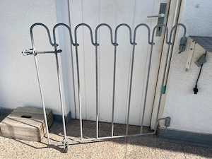 Poolzaun mit Eingangstüren Bild 2