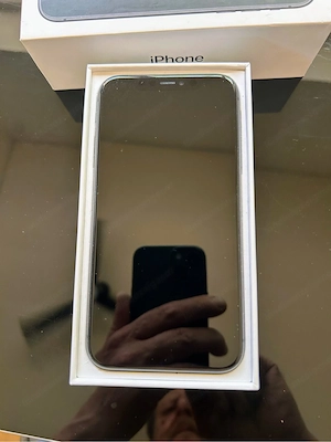 iPhone 11 schwarz Bild 2