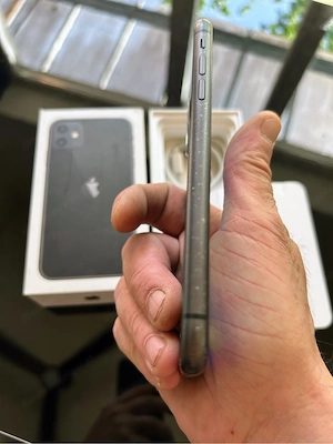 iPhone 11 schwarz Bild 8
