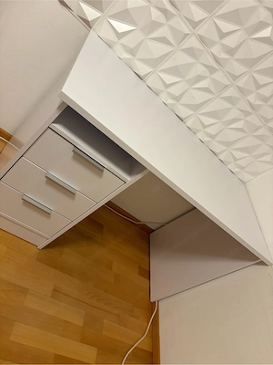 tisch mit stuhl Bild 2