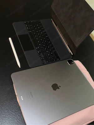 iPad Pro 12,9 Zoll (6. Generation) 256 GB + Magic Keyboard + Apple Pencil 2   Wie Neu Bild 2