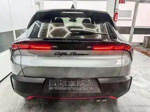 Alfa Romeo Junior Speciale IBRIDA MATRIX ACC KEYLESS NAVI 1.2 E-D... Bild 5