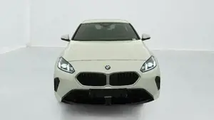 BMW 1er 120d 163 ch DKG7 M Sport 120 120 kW (163 PS), Automatik, Frontantrieb Bild 2