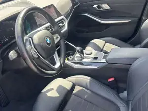 BMW 320 Bild 13