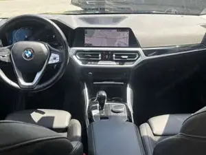 BMW 320 Bild 19