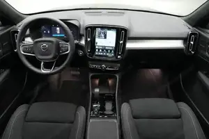 Volvo XC40 Black Edition Ultra, B3 Mild Hybrid, Benzin Bild 7