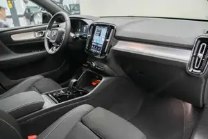 Volvo XC40 Black Edition Ultra, B3 Mild Hybrid, Benzin Bild 8