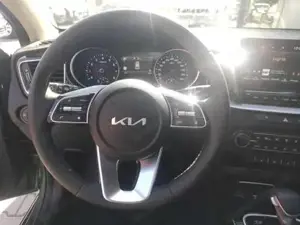 Kia Ceed / cee'd Platinum AT*LED*Navi*Shzg*PDCv+h*Cam*SD*17' 103... Bild 10