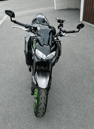 Kawasaki Z900 | PLUS Zubehörpaket | Sportlicher Umbau | 6.500 km | Service + Pickerl + Reifen NEU Bild 2