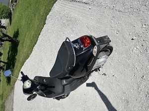 Vespa LX 50 schwarz  Bild 3