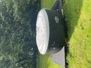 gut erhaltener Zustand mobiler Whirlpool 3-4 Personen für die kalte Zeit auch beheizbar mit Zubehör Bild 2