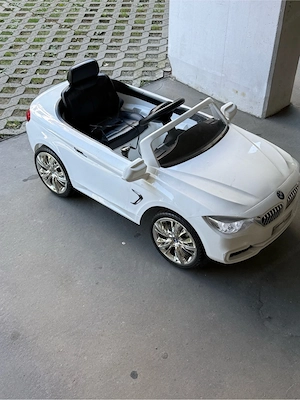 BMW Kinderauto mit Fernsteuerung Bild 3